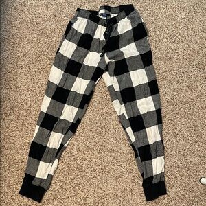 Women’s Black and White pj Pants